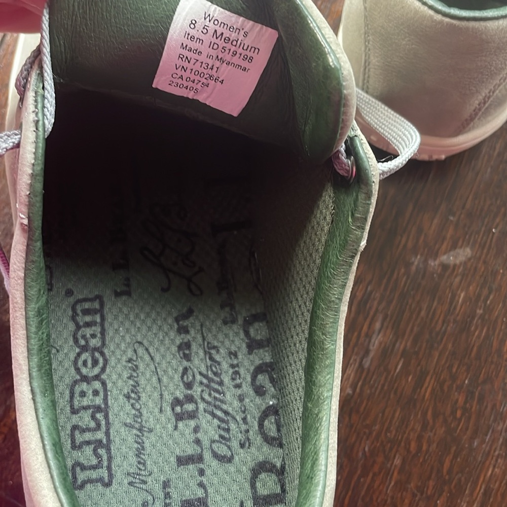 L.L. Bean sage green leather walking shoes/sneakers, 8.5 medium - Picture 4 of 9